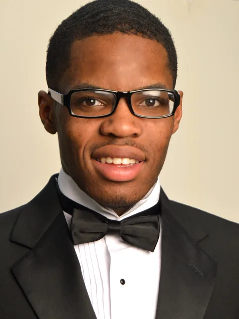 Professional headshot of Robert Peoples, Beautillion Leadership Academy Class of 2015.